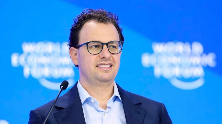 Anthropic CEO Calls for Government Authority to Halt Unsafe AI Releases
