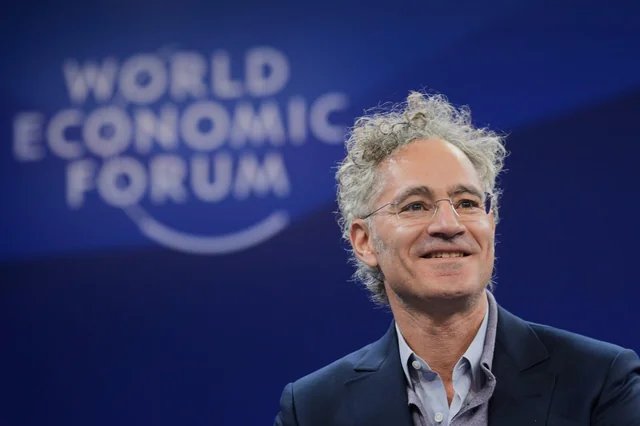 Canada's Hidden Tech Investment: A $30 Million Palantir Deal Uncovered