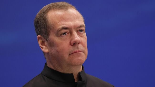 Medvedev Calls for Legal Framework to Regulate AI Development