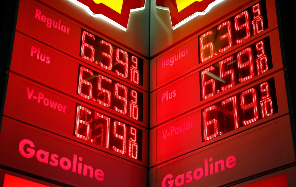 California Gas Price Inflation Sparks Class-Action Lawsuit Against AI Pricing Software