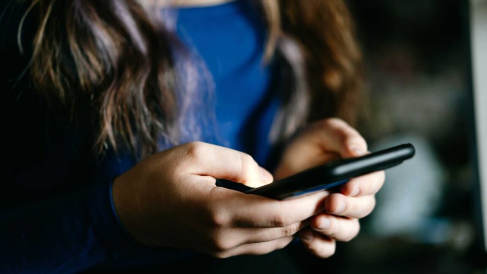 FCC Proposal Sparks Controversy Over Prepaid Phone Privacy