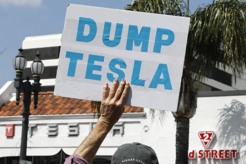 For Tesla Investors, the Road to xAI Runs Through Elon Musk